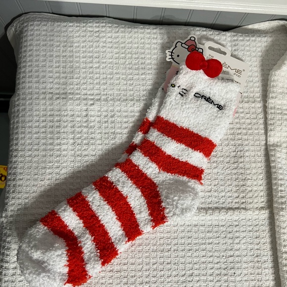 Hello Kitty Accessories - NWT- Hello Kitty 🐈‍⬛ Fuzzy Christmas Socks